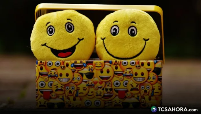 Actualmente existen más de 3,000 emojis oficiales. Cada año se incorporan nuevas propuestas que van desde profesiones hasta alimentos.