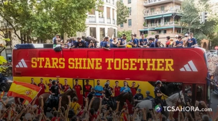 Así recibieron a la selección de España tras ganar el Mundial 2026 La selección de España volvió a proclamarse campeona del mundo 16 años después de su primer título, conseguido en Sudáfrica 2010.