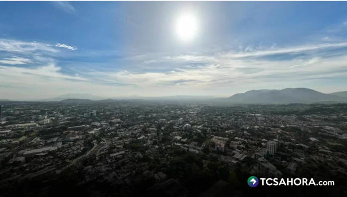 Hoy tendremos calor intenso. Las temperaturas máximas podrán rondar entre los 29 y 39 ° Celsius. En la noche puede haber lluvia.