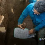 Extraen entierro prehispánico en Antiguo Cuscatlán