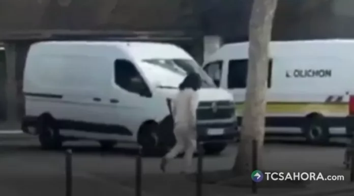 La Policía de Francia detuvo este lunes a un hombre que atacó con un cuchillo a tres mujeres que resultaron heridas en París.