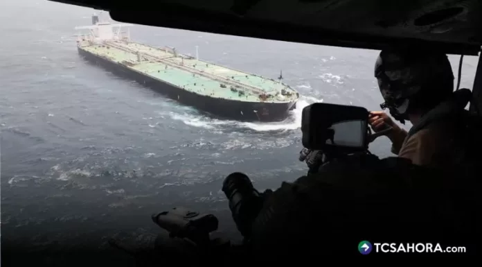 Fuerzas estadounidenses redirigen 20 buques en estrecho de Ormuz