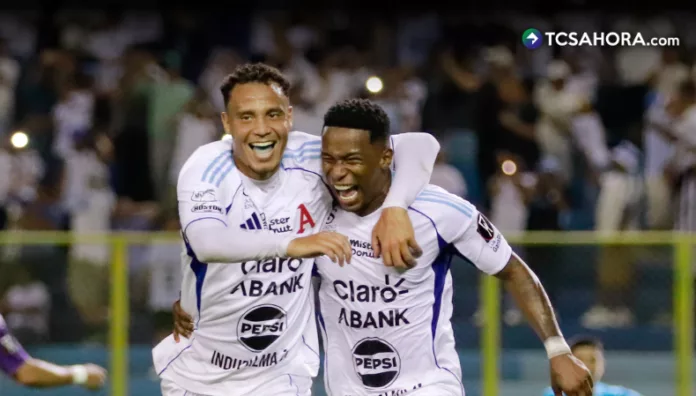 Alianza derrotó sobre el final del juego al Antigua de Guatemala en el primer juego de la fase de grupos de la Copa Centroamericana.