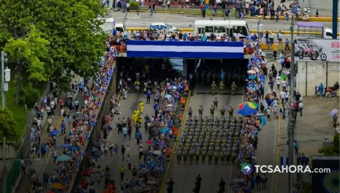 El Ministerio de Educación giró nuevas disposiciones para el desfile del 15 de septiembre, que incluyen inscripción de bandas, vestimenta, música y decoro.