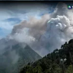 Tres departamentos de Guatemala en alerta naranja por erupción de volcán