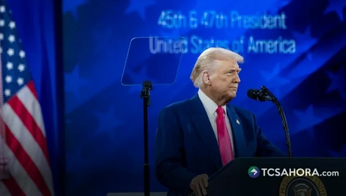Donald Trump reconoció este jueves escasez de algunas armas, pero aseguró que Estados Unidos tiene munición suficiente.