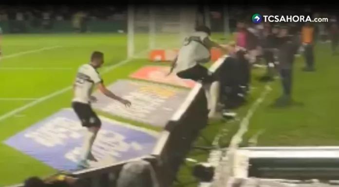 Jacy Maranhão, jugador del Coritiba, festejó un gol saltando las vallas publicitarias, se lesionó y el tanto terminó siendo anulado.