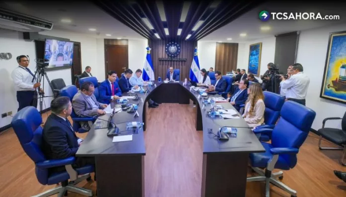 En el primer grupo de candidatos entrevistados por la Comisión están los actuales magistrados de la Corte de Cuentas que buscan la reelección