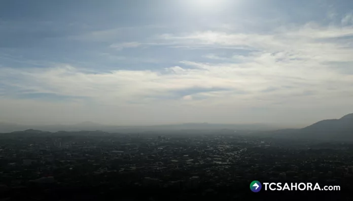 Hoy, de nuevo, un día bastante caluroso con temperaturas elevadas. Para el final de la tarde y noche, lluvias por paso de Onda Tropical.