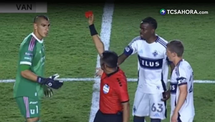 Iván Barton expulsó a Nahuel Guzmán, portero de los Tigres, luego de recibir un 