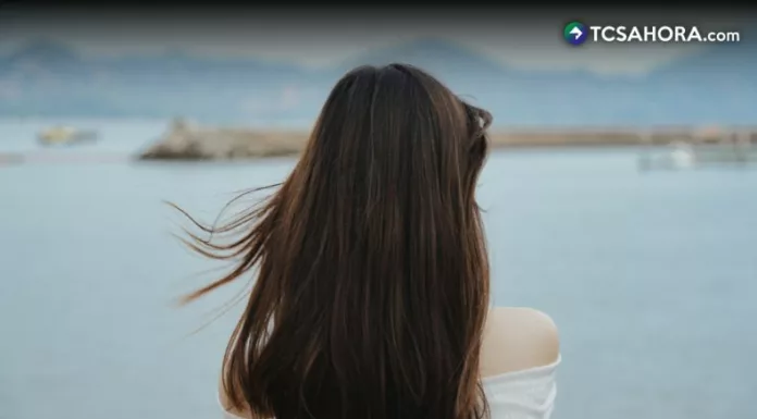 Para prevenir un déficit nutricional en el cabello se recomienda una alimentación que incluya fuentes de proteínas, vitaminas y minerales