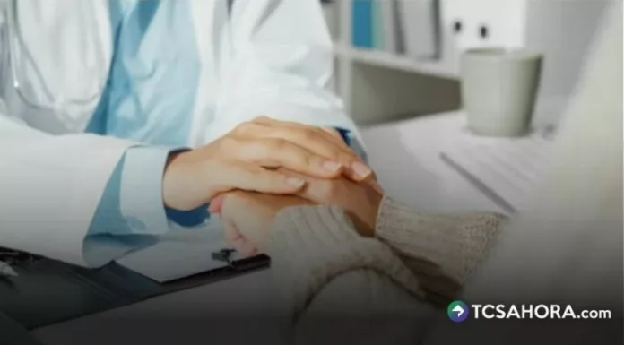 El acompañamiento psicológico ayuda a los pacientes con cáncer a afrontar las emociones durante el tratamiento.