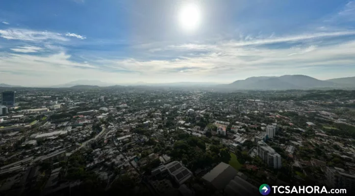 El cielo estará despejado, por lo que, durante las horas de mayor insolación, el calor será bastante intenso. Algunas lluvias por la noche.