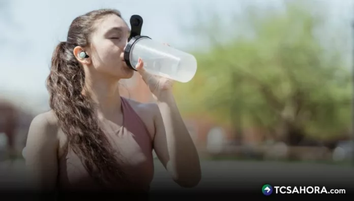 El calor intenso afecta a varias zonas del sur de Florida y las temperaturas podrían subir más por la influencia de vientos del oeste.