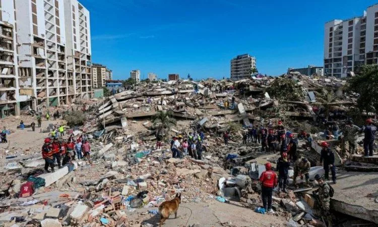 Los devastadores terremotos que sacudieron Venezuela el pasado 24 de junio han dejado 6,438 muertos, una tragedia sin precedentes.