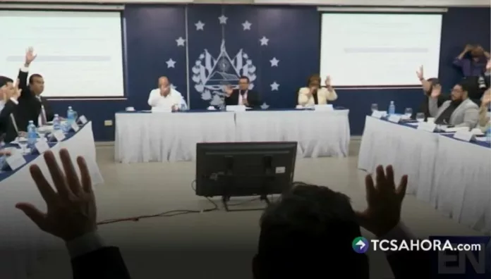 La propuesta de una nueva jornada laboral plantea concentrar las 44 horas semanales en cuatro días y establecer tres días de descanso.