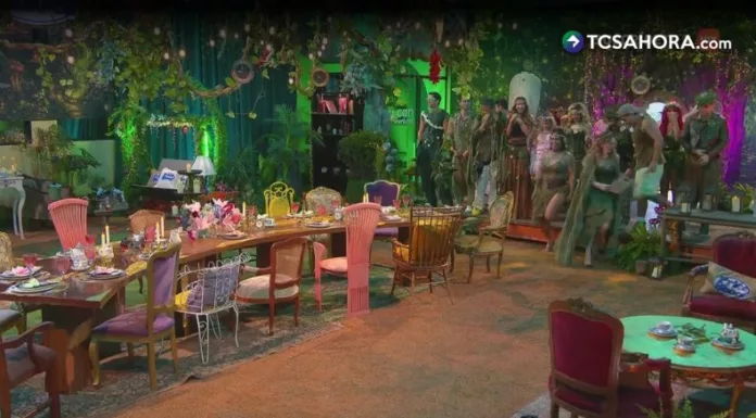 Los habitantes disfrutaron una cena rodeada de luces y una decoración inspirada en un bosque encantado que transformó los espacios de la casa.