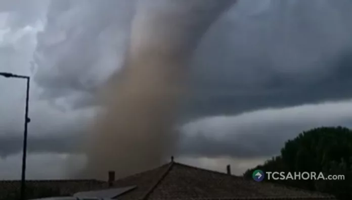 Un tornado azotó este lunes la localidad de Pomas, en el departamento de Aude, Francia, y dejó 41 personas heridas.