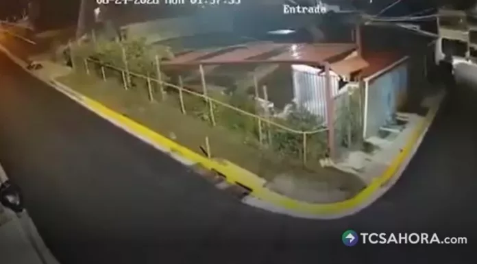 Dos fuertes sismos sacudieron Costa Rica durante la madrugada de este lunes, con magnitudes de 5.4 y 4.8. No hubo víctimas.