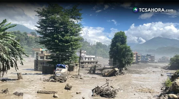 Crecida repentina de río en Nepal deja al menos 72 fallecidos
