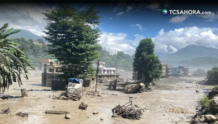 Crecida repentina de río en Nepal deja al menos 72 fallecidos