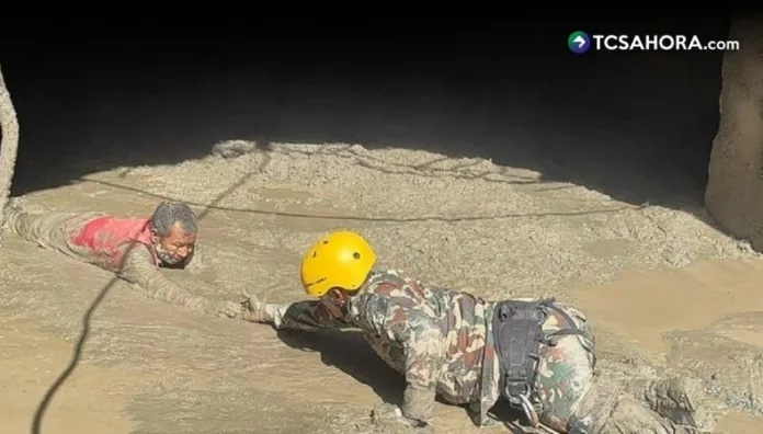 Autoridades de Nepal reportan 579 cuerpos encontrados