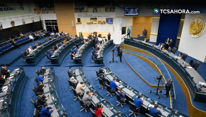 Asamblea incorpora $137 mil para Becas Bicentenario