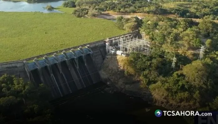 La matriz energética de El Salvador está diversificada y evita, por ahora, un posible racionamiento del recurso.