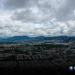 Día nublado con la presencia de lluvias durante la tarde y la noche