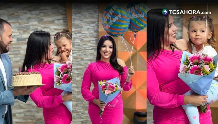 La presentadora celebró su cumpleaños en “Viva la Mañana” acompañada de su hija Mishelita, quien llegó al set con flores para sorprenderla.