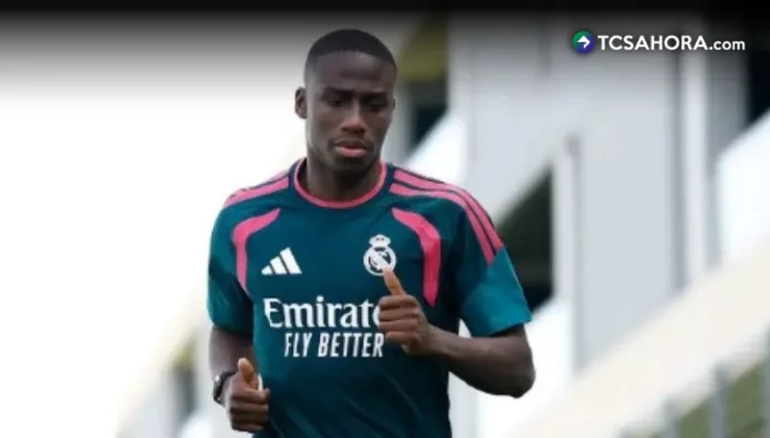 Ferland Mendy, actualmente recuperándose de una lesión, quedó fuera de la lista del Real Madrid para disputar la Fase de Liga de la Champions.