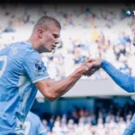 Haaland guía la victoria y liderato del Manchester City en la Premier