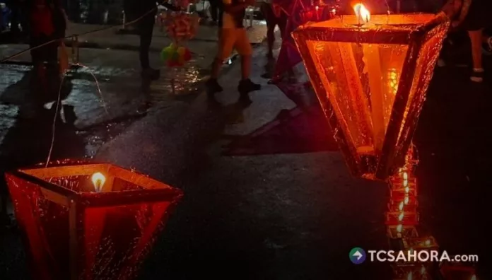 Los farolitos volvieron a iluminar Ahuachapán este 7 de septiembre, como parte de una tradición dedicada al nacimiento de la Virgen María.