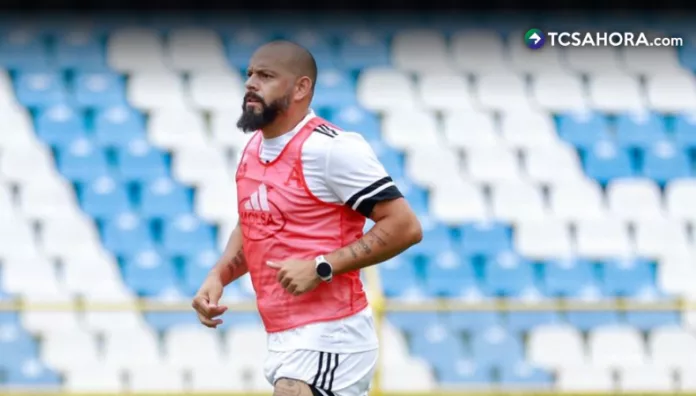 El Comité Disciplinario de la FESFUT dio a conocer la dura sanción para Matías Mier luego de ser expulsado el domingo ante Águila.