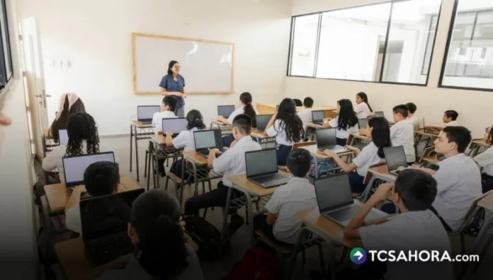 PISA for Schools destacó avances de los estudiantes salvadoreños en asignaturas de Lectura, Ciencias y Matemáticas.