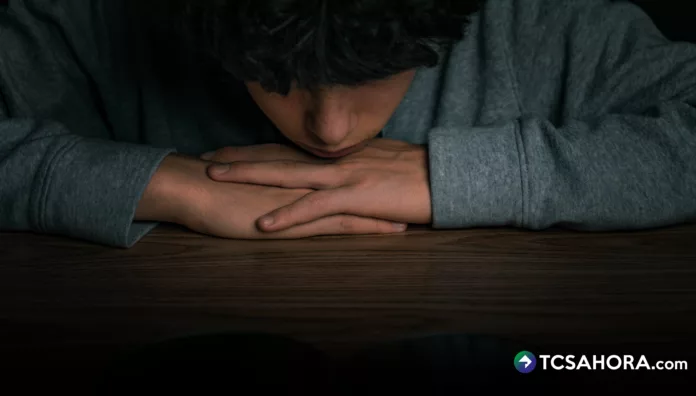 Carlos Acevedo, médico psiquiatra, dice estar preocupado por los adolescentes. Lamenta comunicación deficiente entre ellos y sus padres.