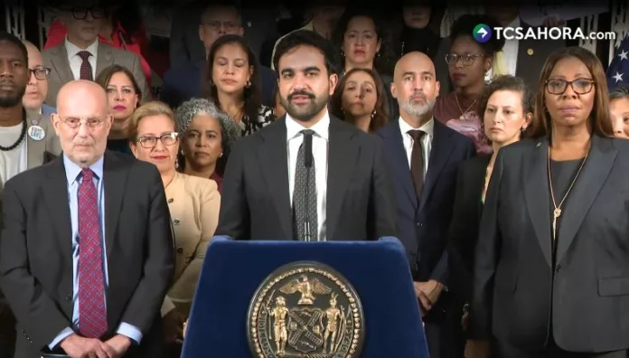 Nueva York demanda norma que negará visas a quien necesite asistencia sanitaria