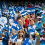 Salvadoreños celebran 205 años de Independencia con desfile cívico