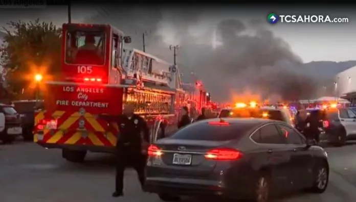 Tres fallecidos en caída de helicóptero de noticias en Los Ángeles