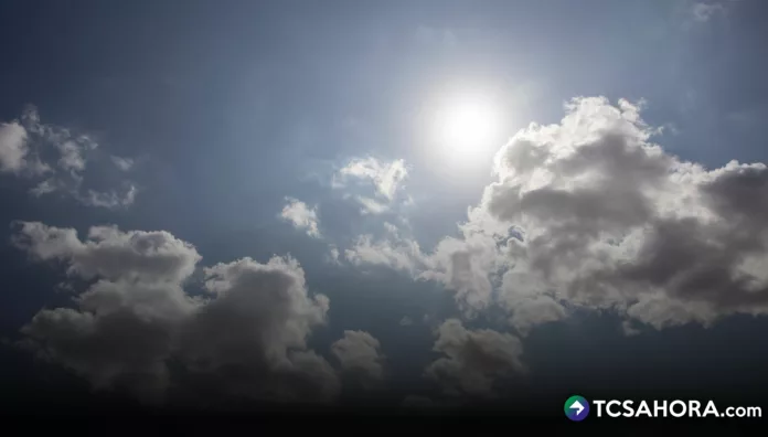 Hoy estará bastante caluroso: temperaturas máximas oscilarán entre 33 y 41 °C. A partir de la tarde incrementará la nubosidad y lluvias.
