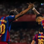 Barcelona remonta ante el Sevilla y sigue líder de LaLiga