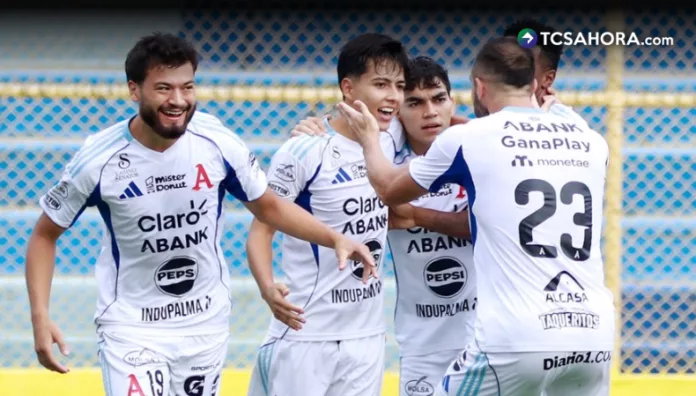 En partido pendiente de la novena fecha de la fase regular del Torneo Apertura 2026, se enfrentan este miércoles Alianza y Fuerte SF.