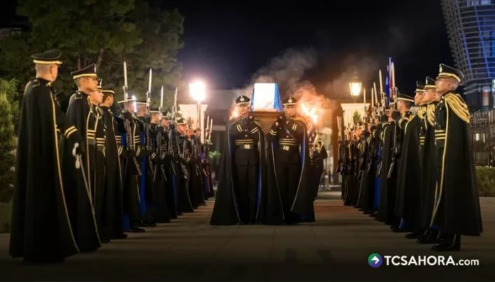 Escolta de honor trasladó los restos de Francisco Morazán