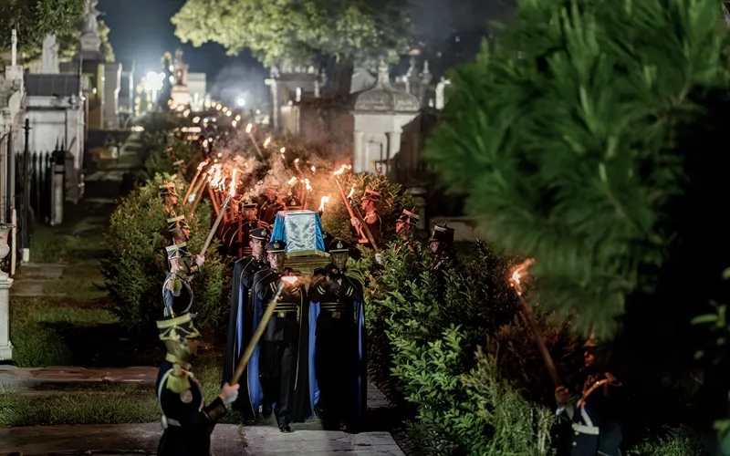 Escolta de honor trasladó los restos de Francisco Morazán