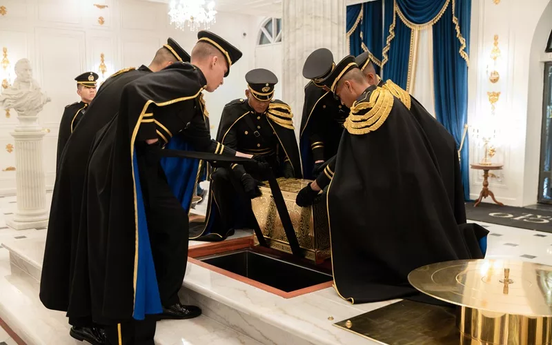 Escolta de honor trasladó los restos de Francisco Morazán