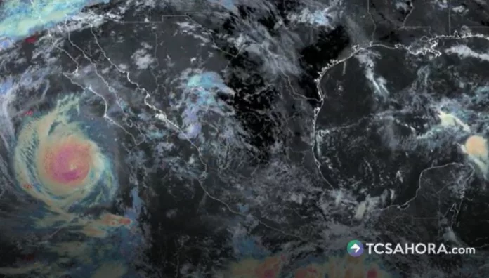 El Servicio Meteorológico Nacional de México informó que la depresión tropical se localizó a 435 kilómetros al sur-suroeste de Oaxaca.
