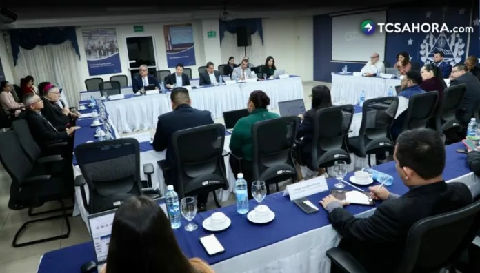 Consulta por cambio de horario de trabajo concluye esta semana