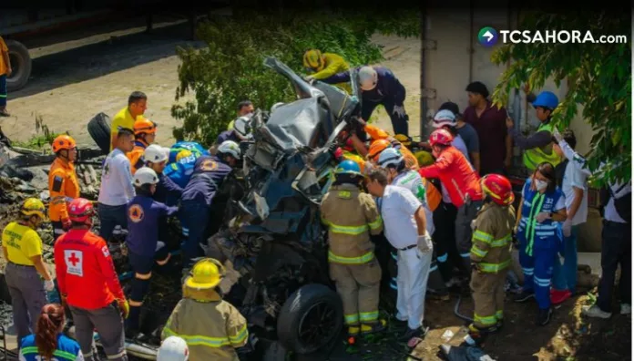 Aparatoso accidente múltiple deja una persona fallecida