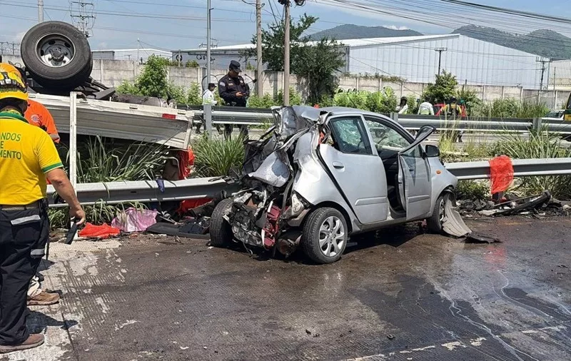 Falla en frenos de volqueta causó múltiple accidente