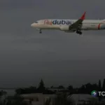 Piloto apuñala a otro e intenta estrellar avión con 174 pasajeros